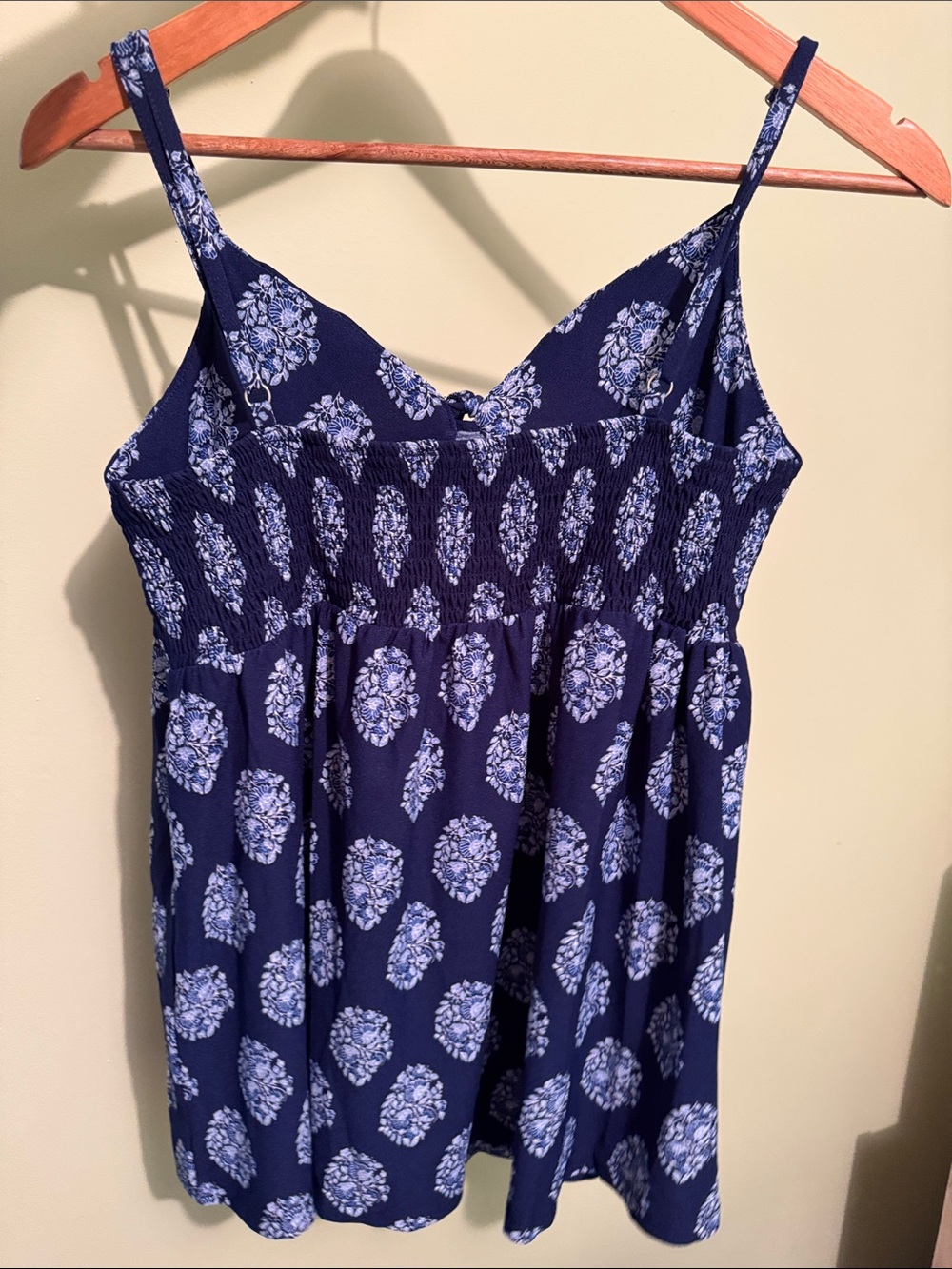Never Worn 🩵 Women’s Navy Blue Printed Spaghetti Strap Tank Top - Picture 2 of 2